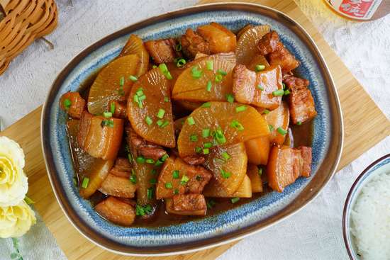 肉炒白萝卜块的做法