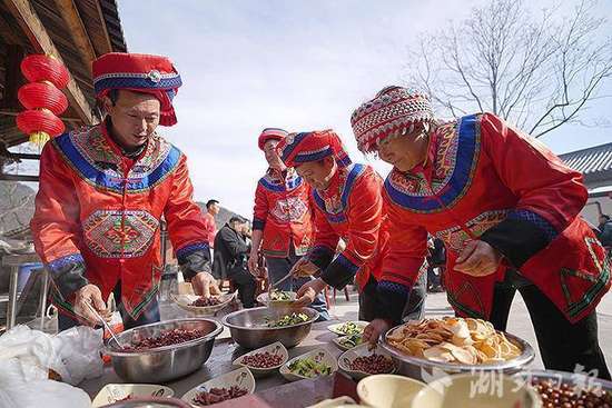 巴乡古寨刨汤宴