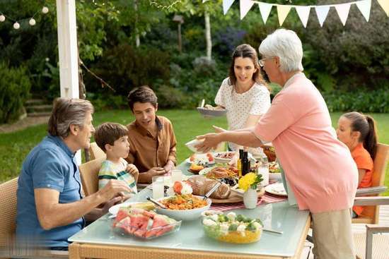 医生提醒少喝冷饮多喝热水