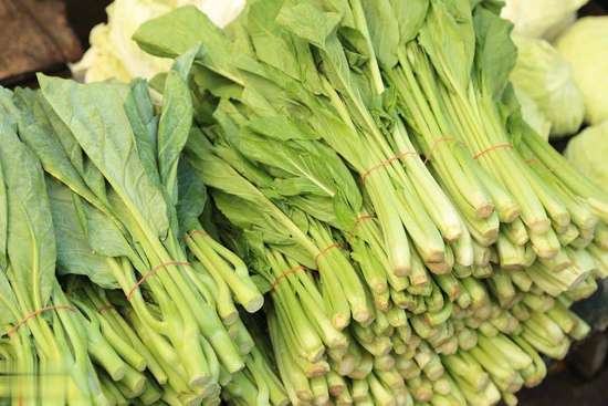 62岁大妈三十年不吃晚饭采访视频