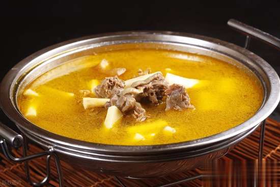 喉咙干痒喝四宝茶