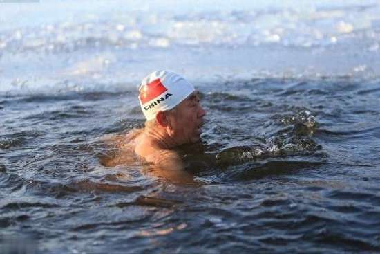 游泳是保护骨骼最佳运动