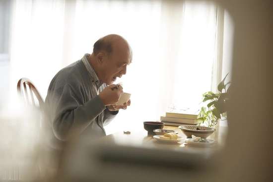 医生提醒少喝冷饮多喝热水