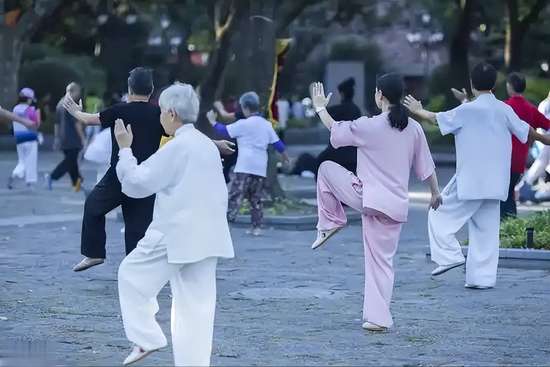 68岁大伯偏瘫事件