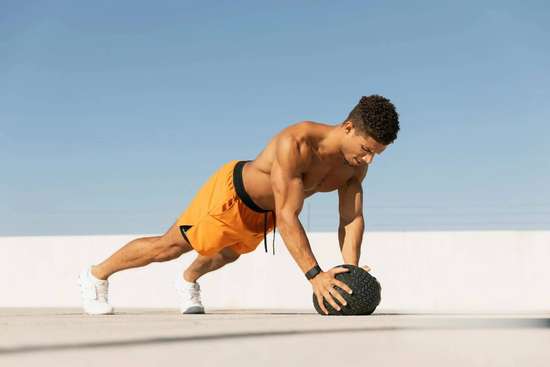 深蹲俯卧撑100个