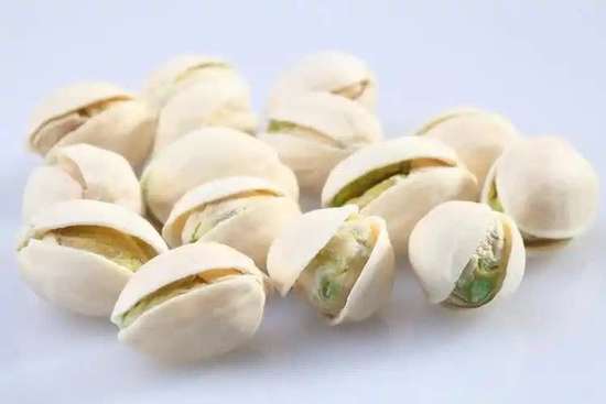 老人吃坚果有什么功效与作用