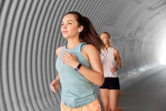 跑步拉伸不粗腿的动作