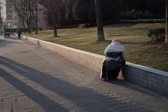 骨质疏松患者吃钙片的最佳时间