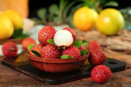 医生提醒少吃荔枝