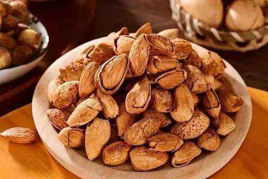 老人吃坚果有什么功效与作用
