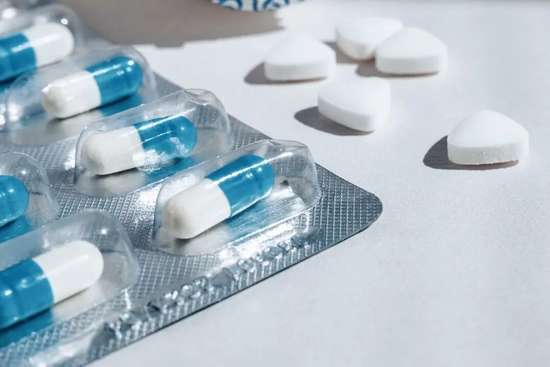 吃这几类药千万别喝热水了