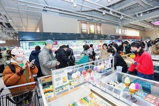 单月近38万的出境人数