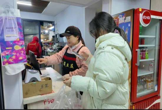 一锅海鲜大杂烩荆州