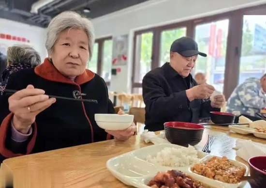 55岁老年人慢性萎缩性胃炎