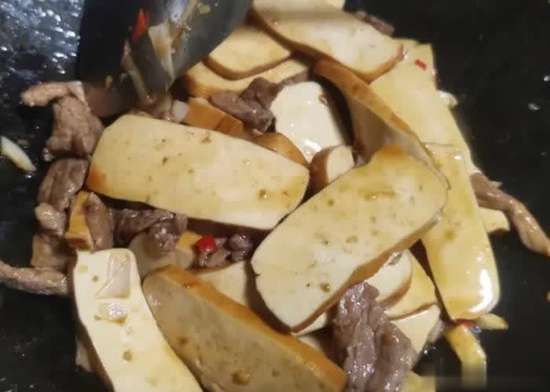 剁椒压锅鱼头做法