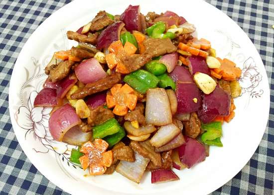 牛肉炒洋葱才嫩滑好吃