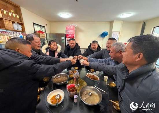 新春走基层温暖送到家