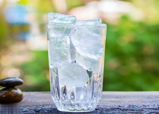 半夜起来喝水对身体有害吗