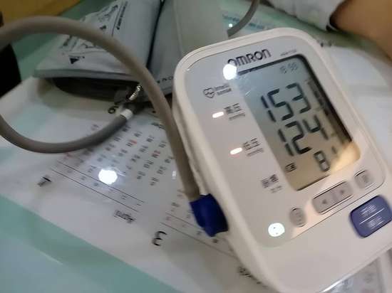 62岁大妈三十年不吃晚饭采访视频