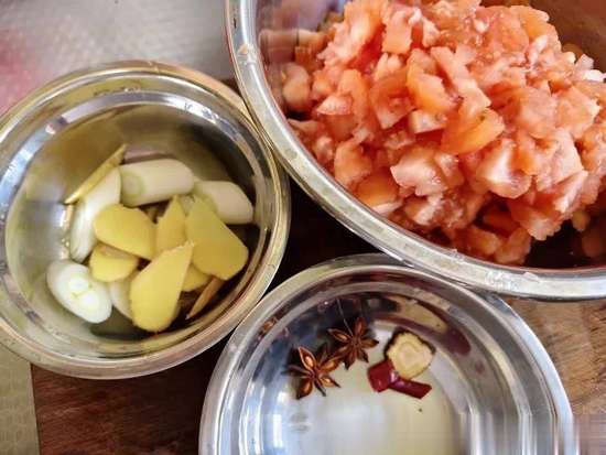 牛腩炖西红柿的家常做法