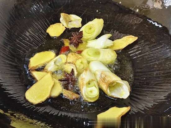 牛腩炖西红柿的家常做法