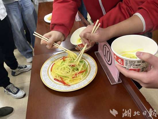 青椒土豆丝还能加什么菜