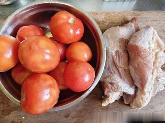 牛腩炖西红柿的家常做法