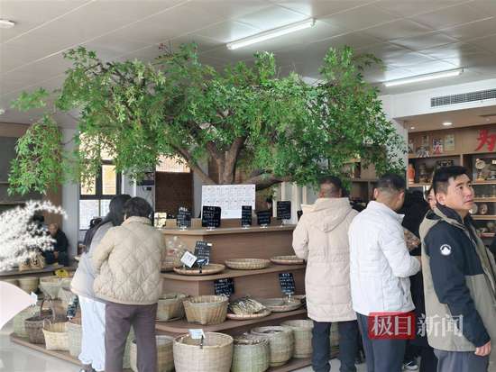 李福贵开农贸实体店