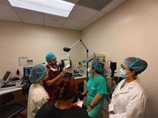 中国援柬埔寨医院启用