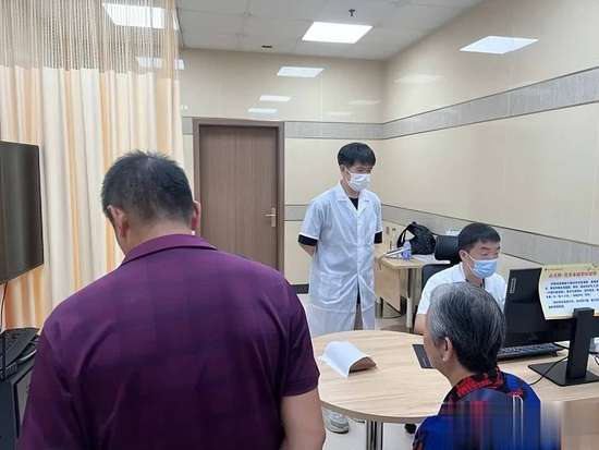 治疗疝气专家讲解