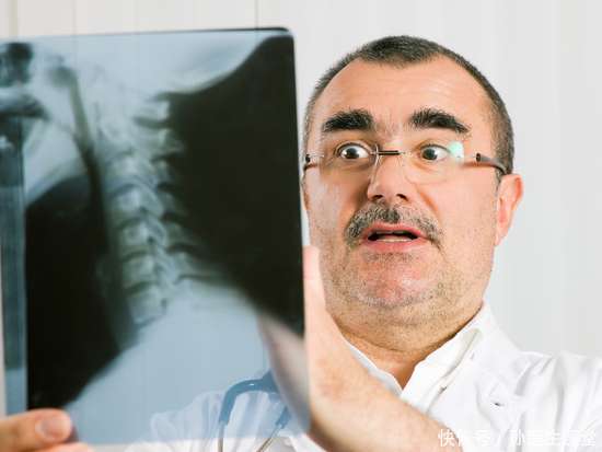 阿姨颈椎疼痛视频