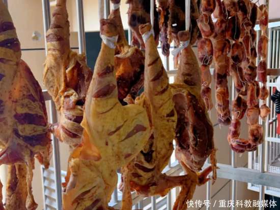 湖南59岁老人在医院大厅跌倒死亡