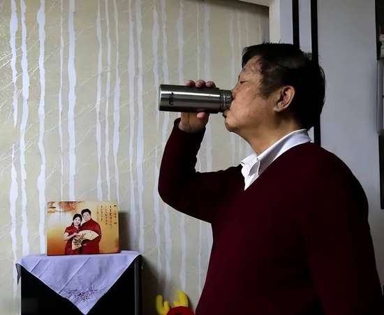 早上起床先喝水有什么好处