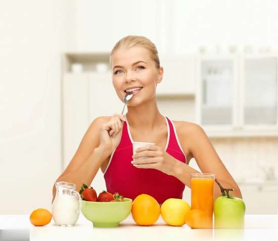 早餐只吃鸡蛋喝牛奶可以吗