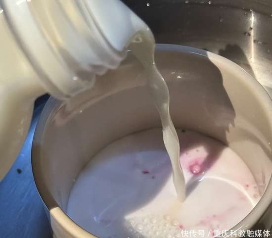 喝牛奶最佳时间