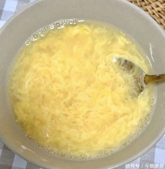 开水冲鸡蛋加茶油的功效与作用