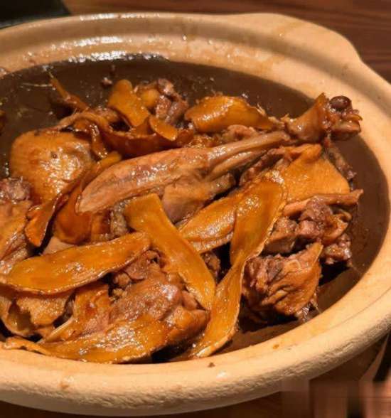 喉咙干痒喝四宝茶