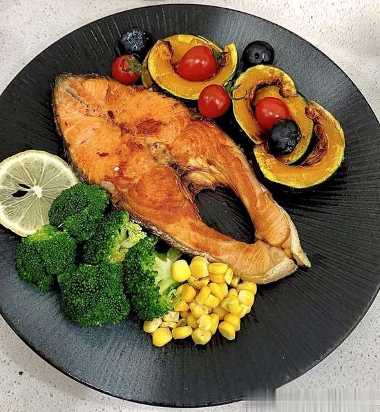 提醒中老年多吃肉和菜