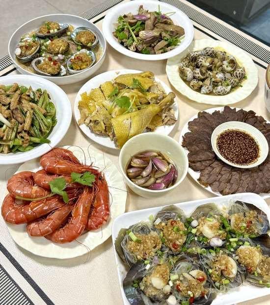 网友第一次去男朋友家炸串