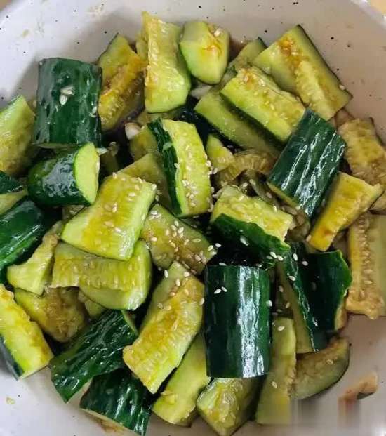 餐桌小怎么变大