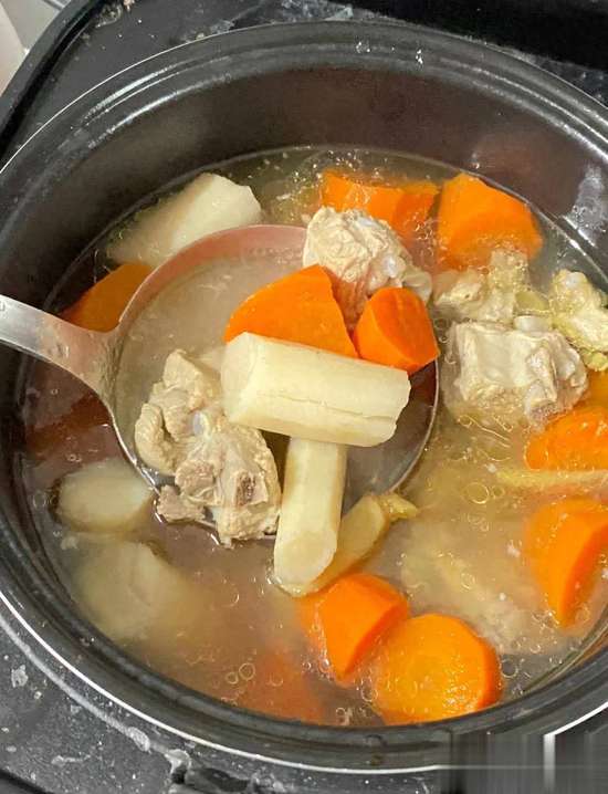 人老先老腿的下一句是什么