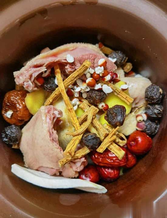 冬天手脚冰凉脸蜡黄