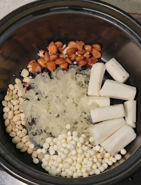 夏日银耳羹的做法