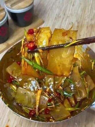 当00后掌管年夜饭