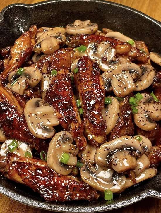 黑椒鸡翅口蘑做法