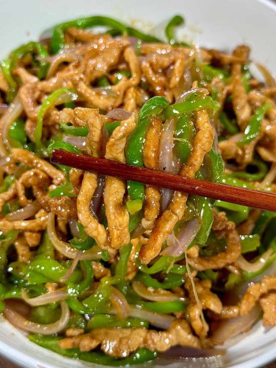 打工人狂喜一杯奶茶钱囤24罐