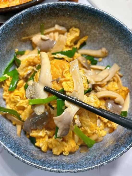 平菇鸡蛋的家常做法