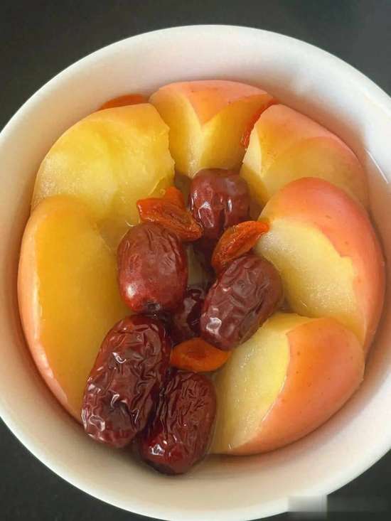 蒸苹果加红枣枸杞有什么功效