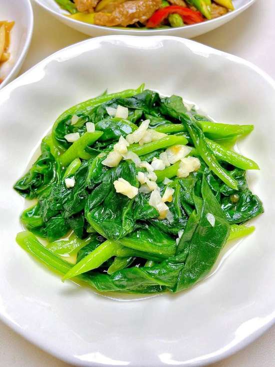 建议中老年人夏天少吃大鱼大肉