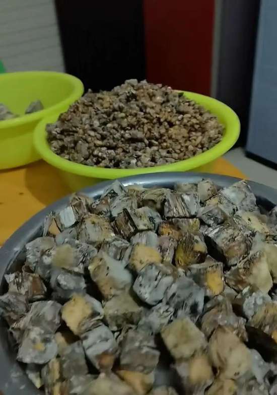 街头制作霉豆腐视频火了